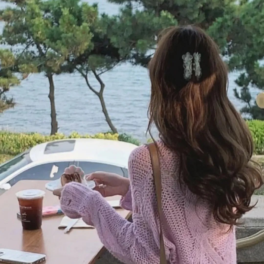 寒鸦妄披彩凤翎